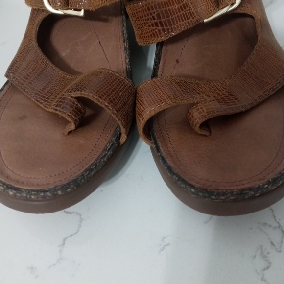 Ariat 20983 Woman's brown Leather Reptile Strappy thong toe wedge sandals 8 - Picture 2 of 11